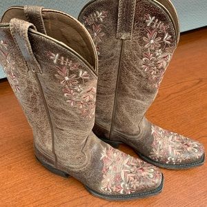 Ariat women’s boots!
